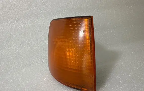 Volkswagen Golf V Front indicator light 133718