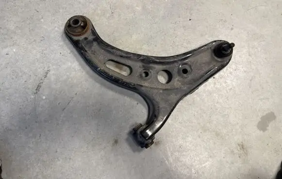 Toyota GR 86 Front lower control arm/wishbone 20202CC000