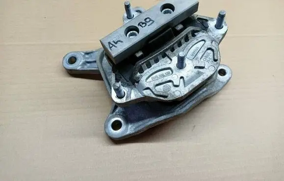 Suzuki Vitara (LY) Gearbox mount 8W0399156 8W0399118B