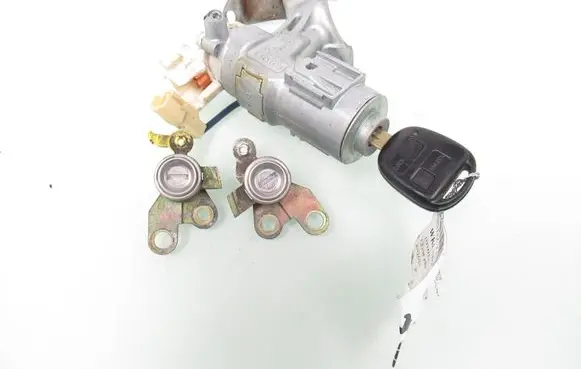 Toyota Yaris Ignition lock 45020521