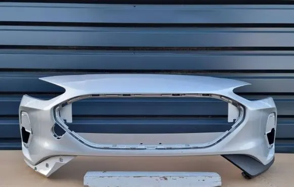 Ford Focus Front bumper NX7B-17C831-UA zdwlNX7B-17C831-UA