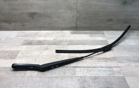 Volkswagen Golf VII Front wiper blade arm 97036203