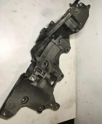 Skoda Superb B6 (3T) A/C compressor mount bracket 03L903143Q