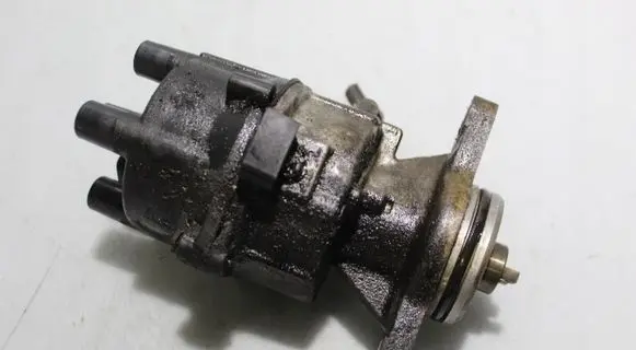 Nissan Sunny Spark distributor 