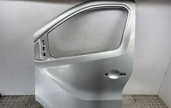 Opel Vivaro Front door