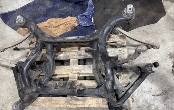 Audi Q7 4L Rear subframe 7L8599030C