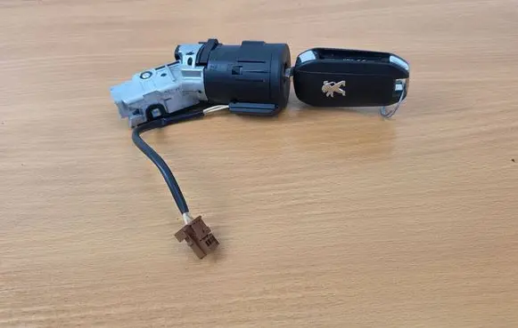 Peugeot 308 Ignition lock 9663123380 18715B