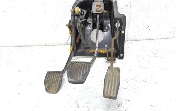 Volvo 340 - 360 Pedal assembly 