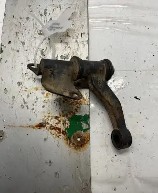 Nissan Navara D22 Steering rack mechanical part 