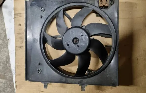 Peugeot 208 Electric radiator cooling fan 9675280980 9662872380