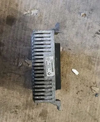 Renault Trafic III (X82) Glow plug pre-heat relay 8200558438A