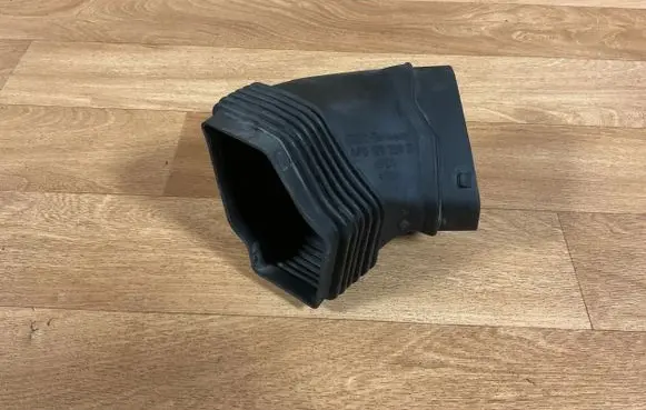 Audi A6 S6 C6 4F Air intake duct part 4F0129739B