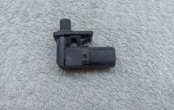BMW 5 E60 E61 Bonnet alarm switch sensor 9119052