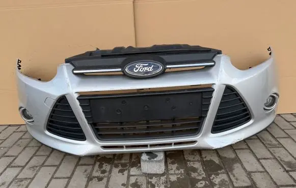 Ford Focus Front bumper BM5117757A