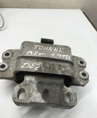Volkswagen Touran I Engine mount bracket 1KO199555