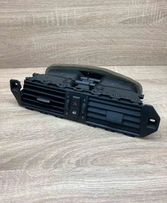 BMW 5 E60 E61 Dash center air vent grill 6910734 05114001