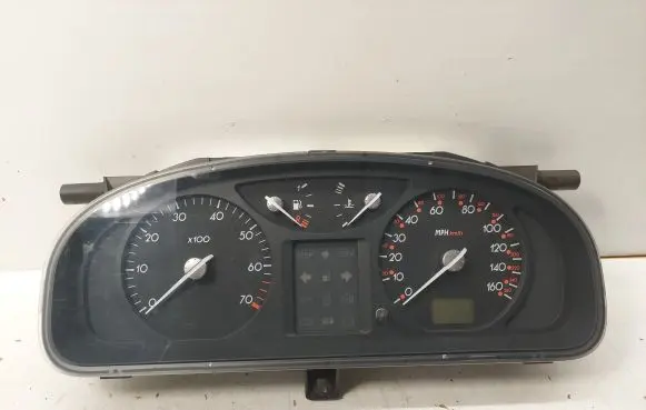 Renault Laguna II Speedometer (instrument cluster) 8200328435 7R17PL24 501018540081