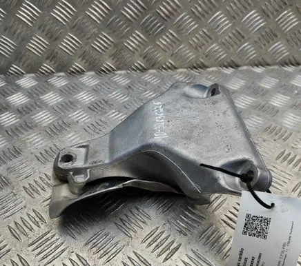 BMW 3 F30 F35 F31 Engine mounting bracket 6784824