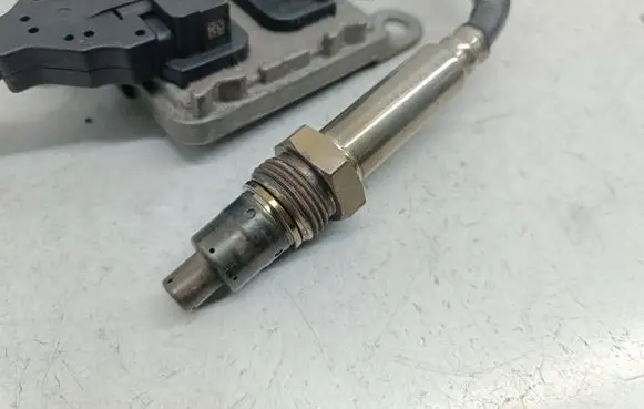 Mercedes-Benz Sprinter W907 W910 Lambda probe sensor A0009054704 0009054704