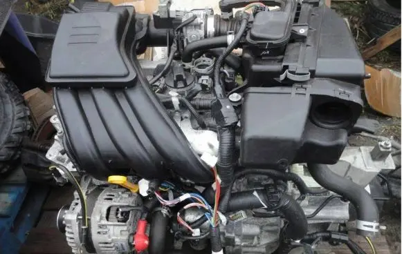 Nissan Note (E12) Engine