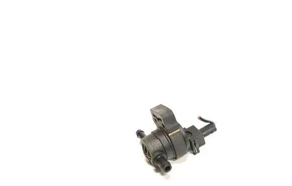 Mercedes-Benz C W203 Vacuum valve A0004769732