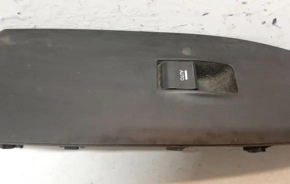 Hyundai i40 Electric window control switch 935703Z000 39R5101000