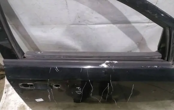 Fiat Freemont Front door glass trim molding 