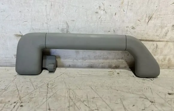 Volkswagen Touareg I Front interior roof grab handle 7L0857607A