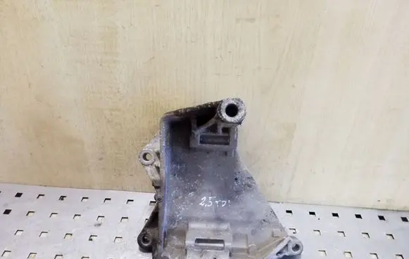 Volkswagen Transporter - Caravelle T5 Generator/alternator bracket 070903143C
