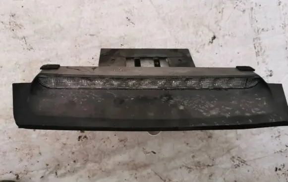 Volvo S60 Third/center stoplight 8641732