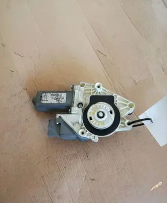 Peugeot 607 Rear door window regulator motor 9632243280