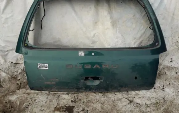 Subaru Forester SF Tailgate/trunk/boot lid