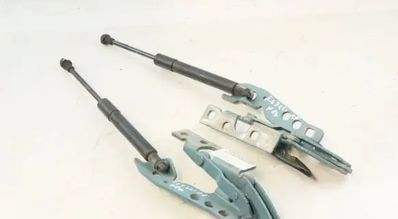 BMW 6 E63 E64 Engine bonnet/hood hinges 7210669 7210670 41617210669