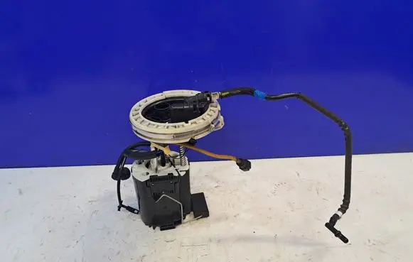 Volvo S80 Fuel injection high pressure pump 31372880