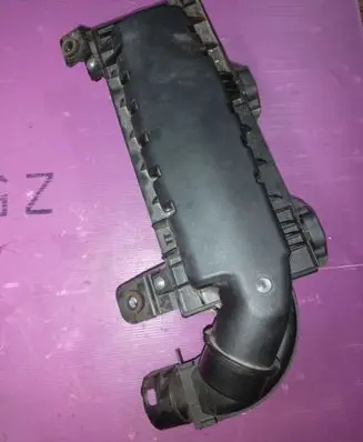 Opel Crossland X Air filter box 9812735680