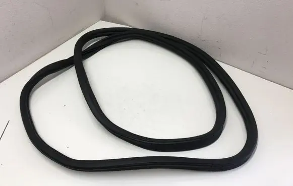 Volkswagen Polo V 6R Trunk rubber seal (body) 