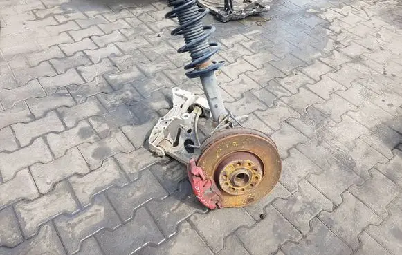 Skoda Octavia Mk2 (1Z) Front wheel hub spindle knuckle