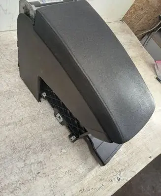 Volkswagen PASSAT B6 Armrest 3C0864207