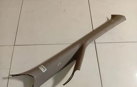 Mitsubishi Grandis (C) pillar trim MR576066HA