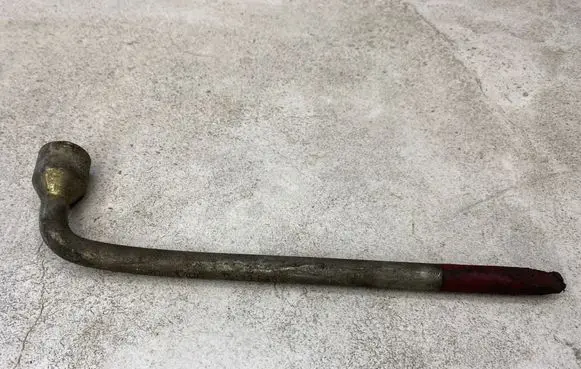 Volvo XC90 Wheel nut wrench 9133668