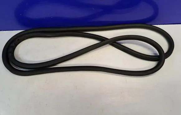 Porsche Cayenne (92A) Rubber seal front door (on door) 7P0867365H