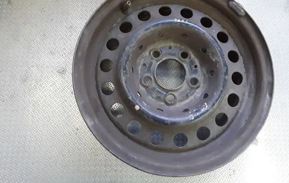 Mercedes-Benz E W124 R15 steel rim 2024000102
