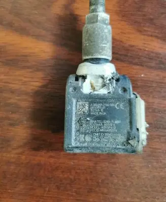 Mercedes-Benz E W238 Tire pressure sensor A0009052102 15276910