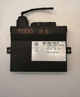 Volkswagen Touareg I Keyless (KESSY) go control unit/module 3D0909135N