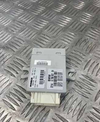 BMW 5 F10 F11 Air suspension control unit module (rear) 4461500630 004007001 6798937
