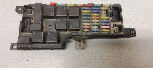 Volvo V70 Fuse module 8645364 518323019