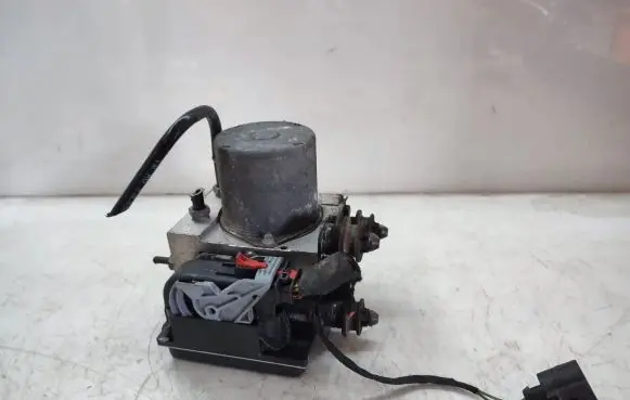 Audi A4 S4 B8 8K ABS Pump 8K0614517