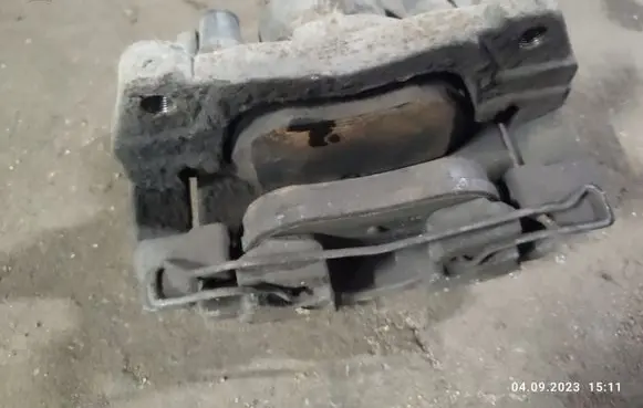 Renault Laguna III Front brake caliper