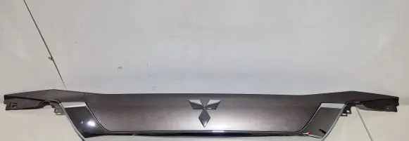 Mitsubishi Outlander Tailgate trim 5817A265
