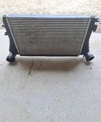 Volkswagen PASSAT B6 Intercooler radiator L3393000 3C0145805F